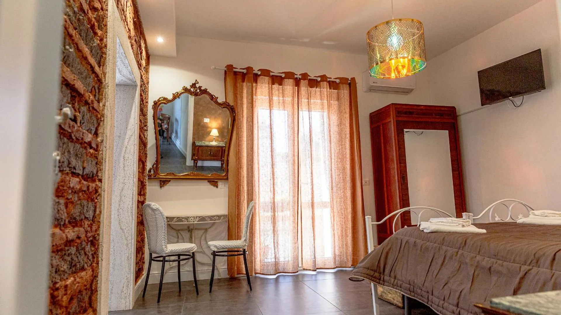 Montevergine Domus Catania 0*,